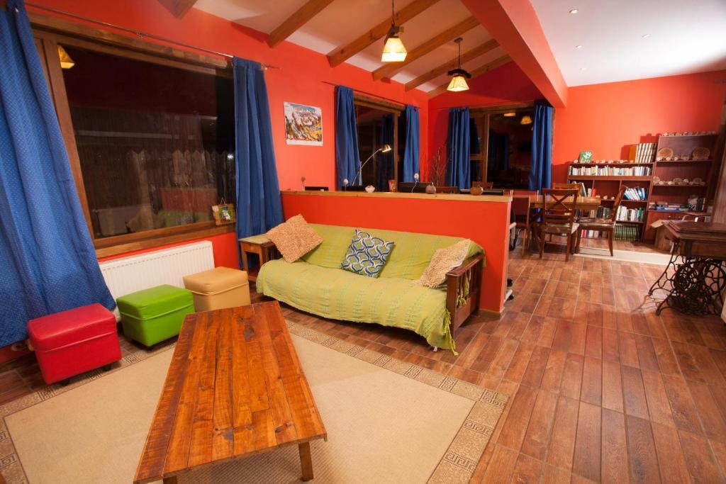 The Singing Lamb Bed & Breakfast ปวยร์โตนาตาเลส ภายนอก รูปภาพ